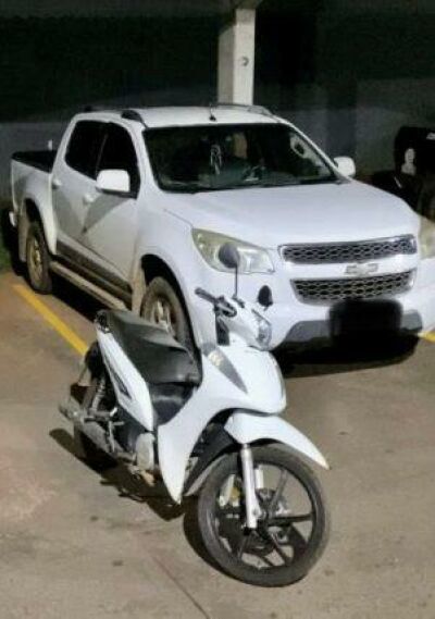 Imagem da notícia Dois são presos em boca de fumo com 108g de maconha e veículos envolvidos no tráfico em Costa Rica